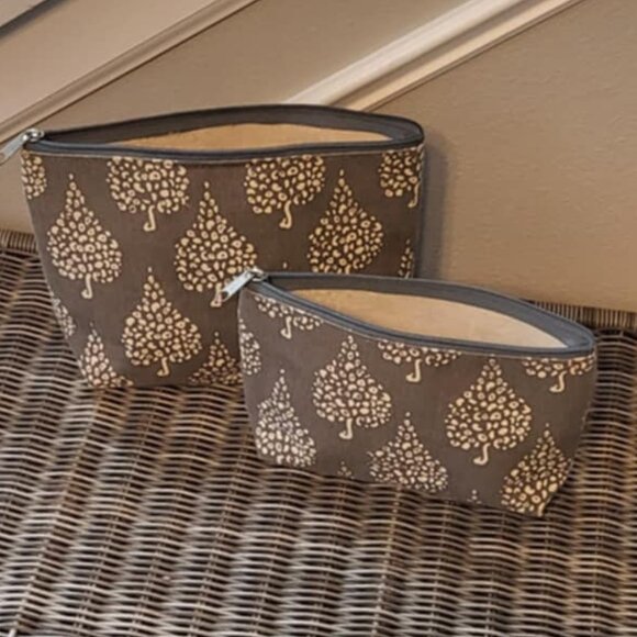 Rock Flower Paper Gray Tree Cosmetic Pouches (Pair) Gray Tree Design - Picture 2 of 12